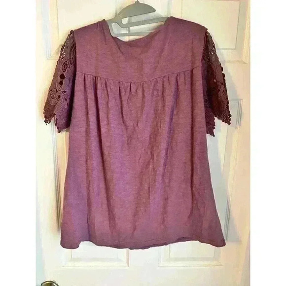 Suzanne Betro Lavender Purple Short Sleeve Butterfly  Lace Sleeve Detail Size L - Picture 3 of 4